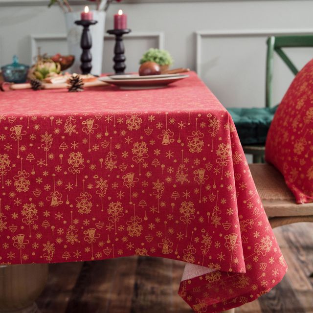 nappe-noel-rouge-neige-en-or